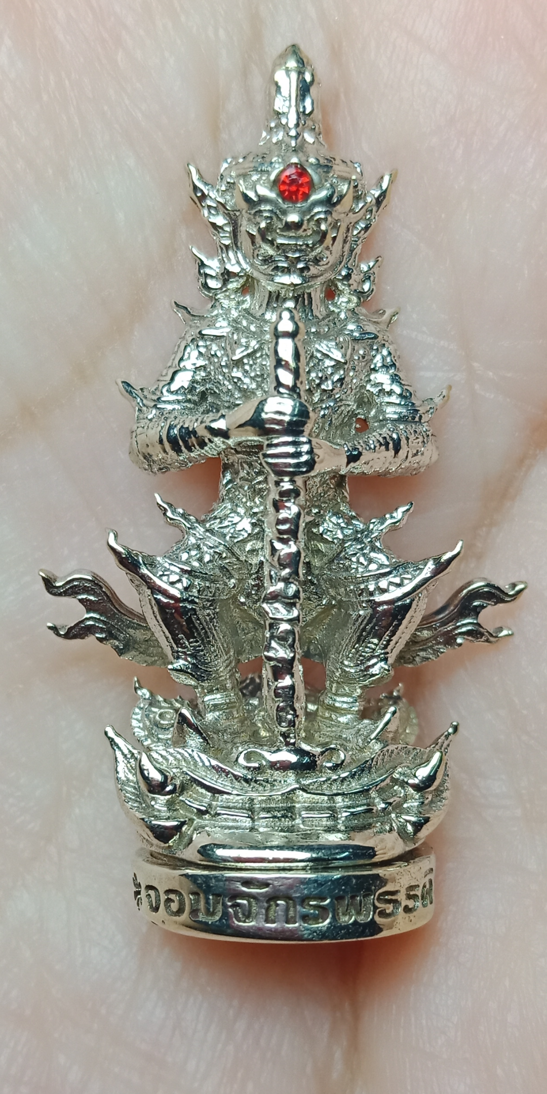 ท้าวเวสสุวรรณ รุ่น”จอมจักรพรรดิ์” วัดทุ่งพระ จ.สงขลา สูง 3.4ซม ปี 2561 เนื้อทองขาว