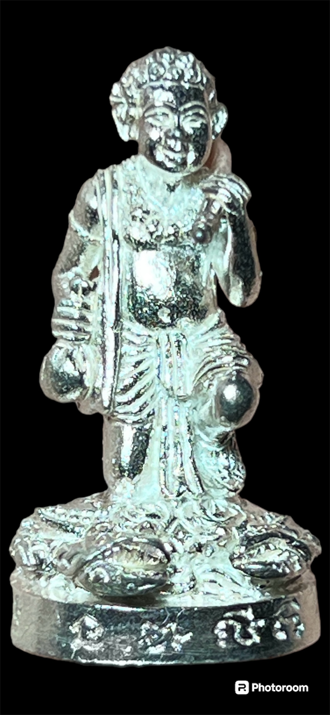 พ่อเงาะ มหาเสน่ห์ เนื้อเงิน สร้าง 42 องค์ หลวงปู่นิ่ม วัดพุทธมงคล จังหวัดสุพรรณบุรี หมายเลข ๓๙