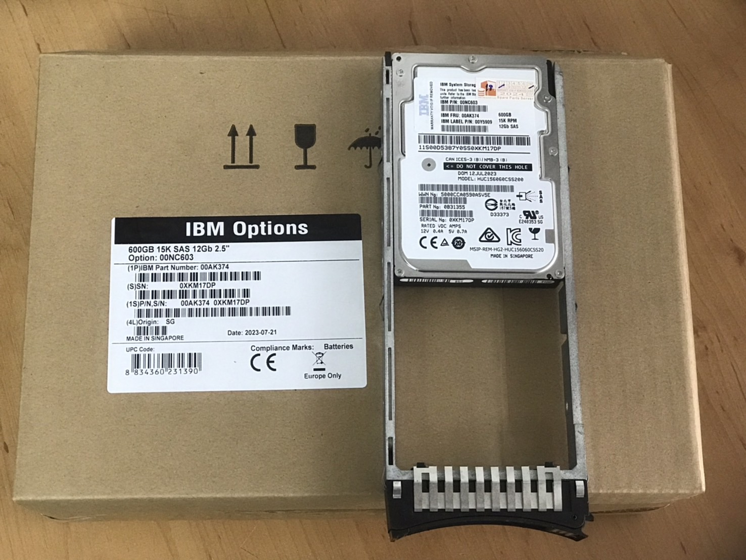 (New) IBM 600GB 15K SAS 12G 2.5'' V3500 V3700 Hard Drive HDD (New in Box) // 00AK374, 00NC603, 00Y5909, 0B31355 // สินค้ารับประกัน โดย บริษัท อะไหล่เซิร์ฟเวอร์ จำกัด