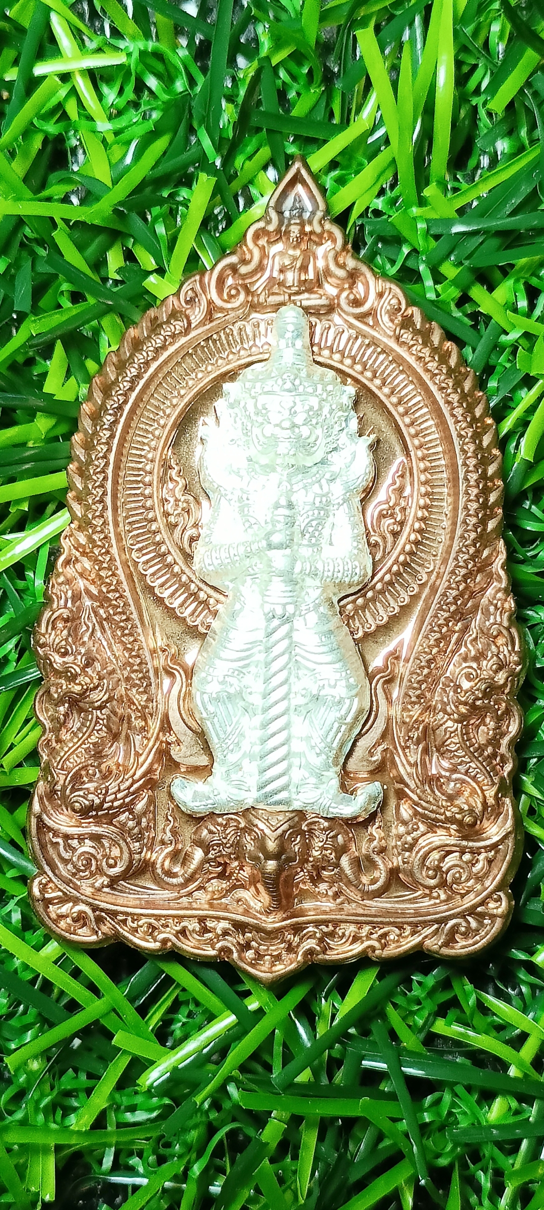 เหรียญท้าวเวสสุวรรณโณ #เจ้าสัวล้านนา วัดร่องคำหลวง จ.พะเยา เนื้อนวะ หน้ากากเงิน หลังลงยาพญานาค #ลังอุปถัมป์ หมายเลข๒๘