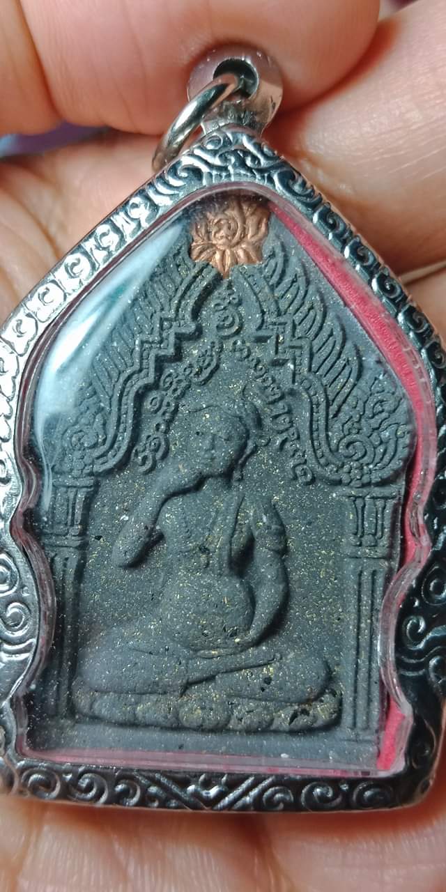 พระผง พระอุปคุตจกบาตร ด้านหลังรูปเหมือนครูบาน้อย วัดศรีดอนมูล ฝังตระกรุ