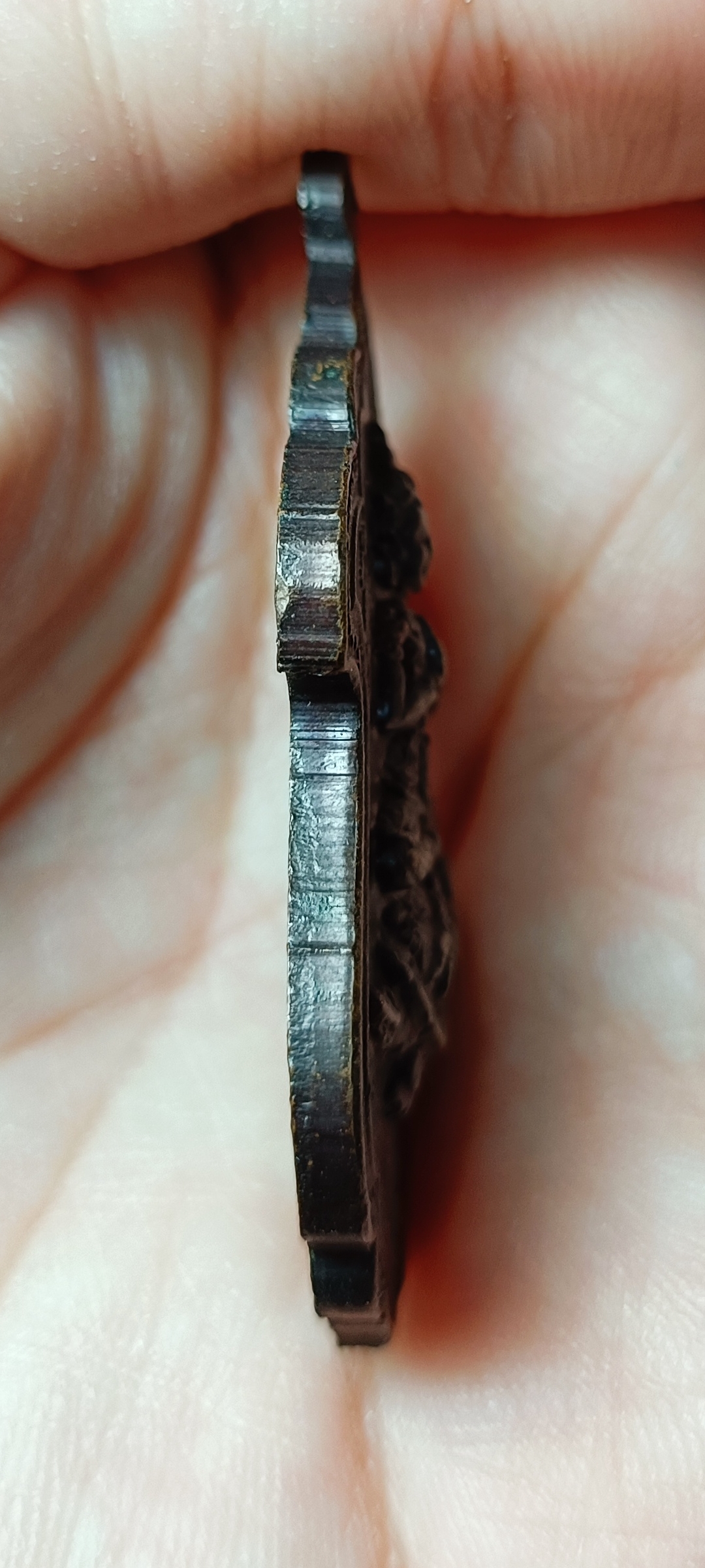 เหรียญเทวดาขี่เต่า หลวงพ่อสาคร มนุญโญ วัดหนองกรับ อ.บ้านค่าย จ.ระยอง ปี พ.ศ.๒๕๔๓