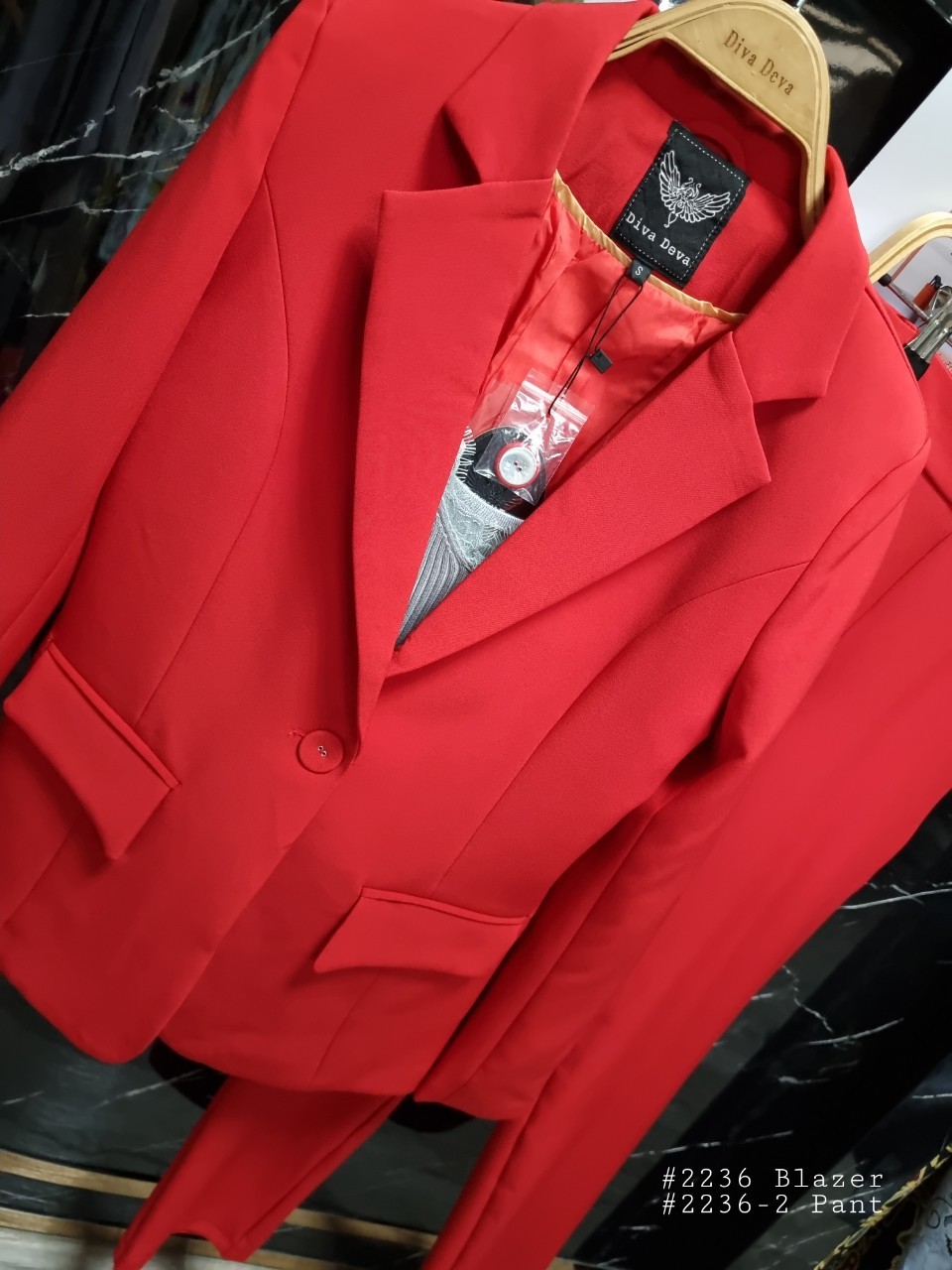 เสื้อสูทผู้หญิงสีน้ำตาล แดงสด กรม Smart #2236(ไม่รวมกางเกง)