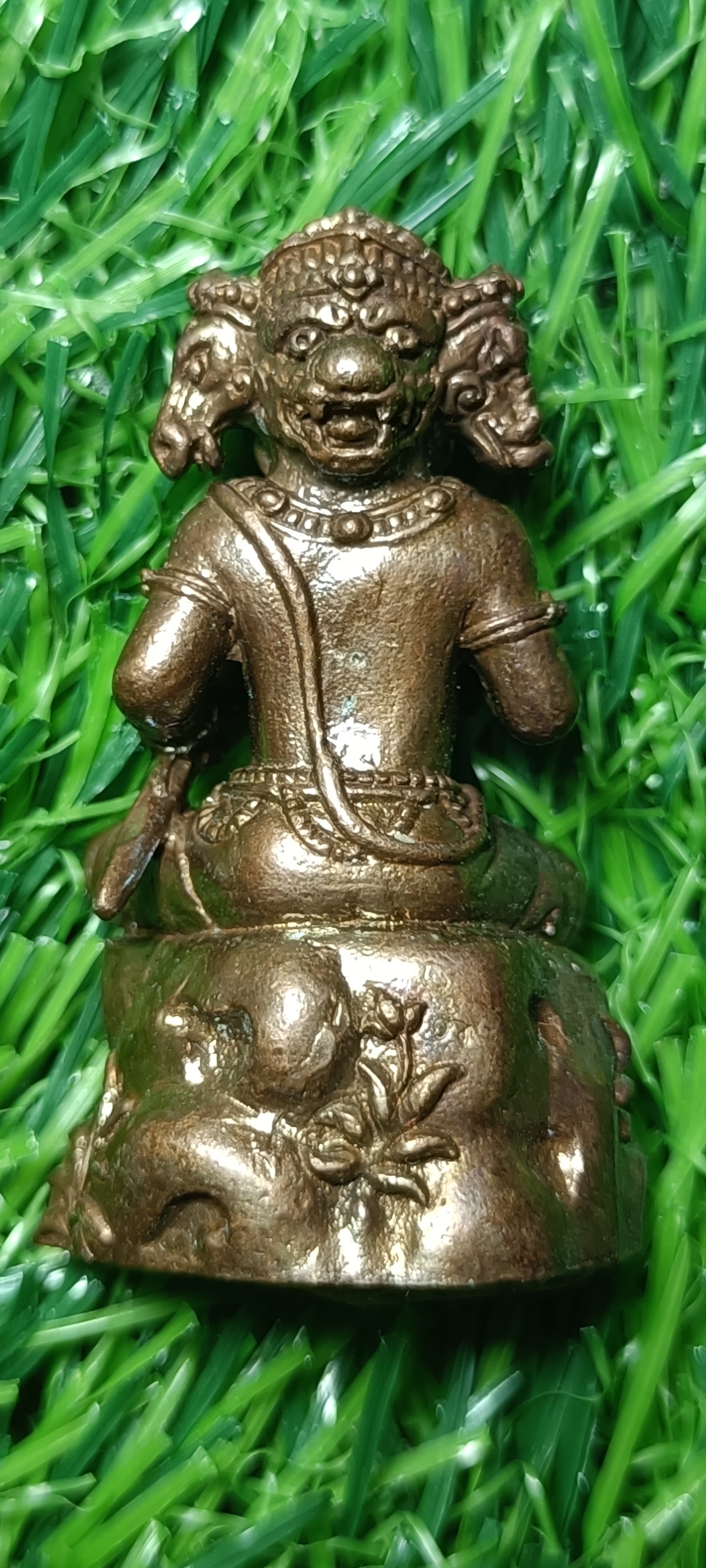 นารายณ์นรสิงห์หลวงปู่แวนกาย วัดอำปีล เนื้อโลหะผสม ประเทศกัมพูชา