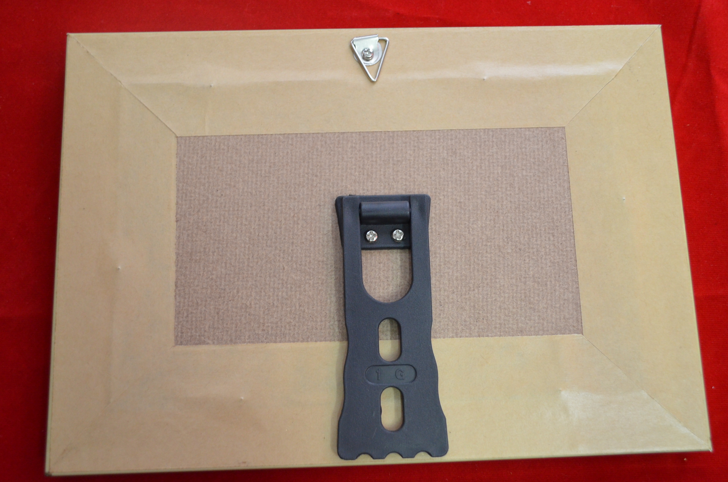 (ซื้อครบ 7,000 บาท รับของกำนัล) กรอบรูปที่ระลึก แสตมป์ฉลองราชสมบัติครบ 50 ปี (ชุด2) แบบ 12