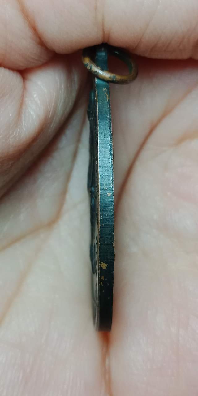 เหรียญรูปไข่ หนึ่งในสยาม สมเด็จพระนเรศวร จ.พิษณุโลก หลังพระไพรีพินาศ วัดบวรนิเวศฯ 2519 บล็อก ป.แตก ท.แตก