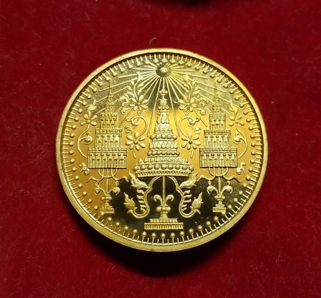 เหรียญทองแดงพระแก้วมรกต สามฤดูชุบทอง