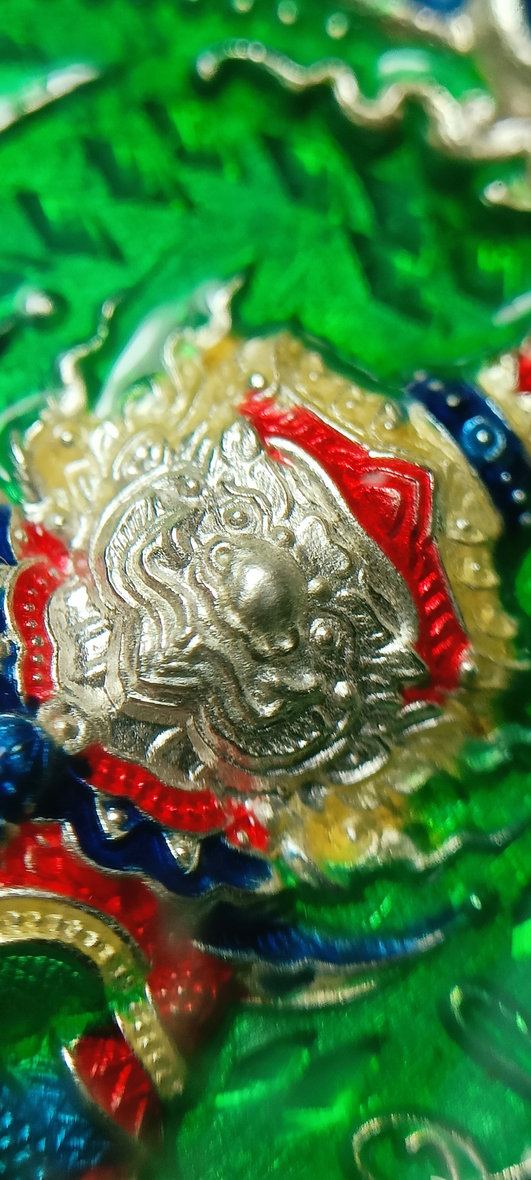 เหรียญท้าวเวสสุวรรณ รุ่นเหนือดวง พลิกดวง วัดพุทไธศวรรย์ พ.ศ. 2565 เนื้อเงินลงยาเขียว เลข๑๔๗