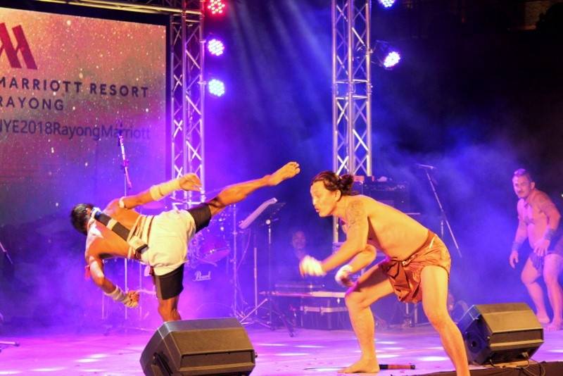 รำไทยไทย Thai Dance