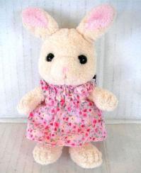 [หมดค่ะ] ตุ๊กตาซิลวาเนียน..กระต่ายบัตเตอร์มิลค์ ไซส์ S (Sylvanian Families: Buttermilk Rabbit Doll) V10