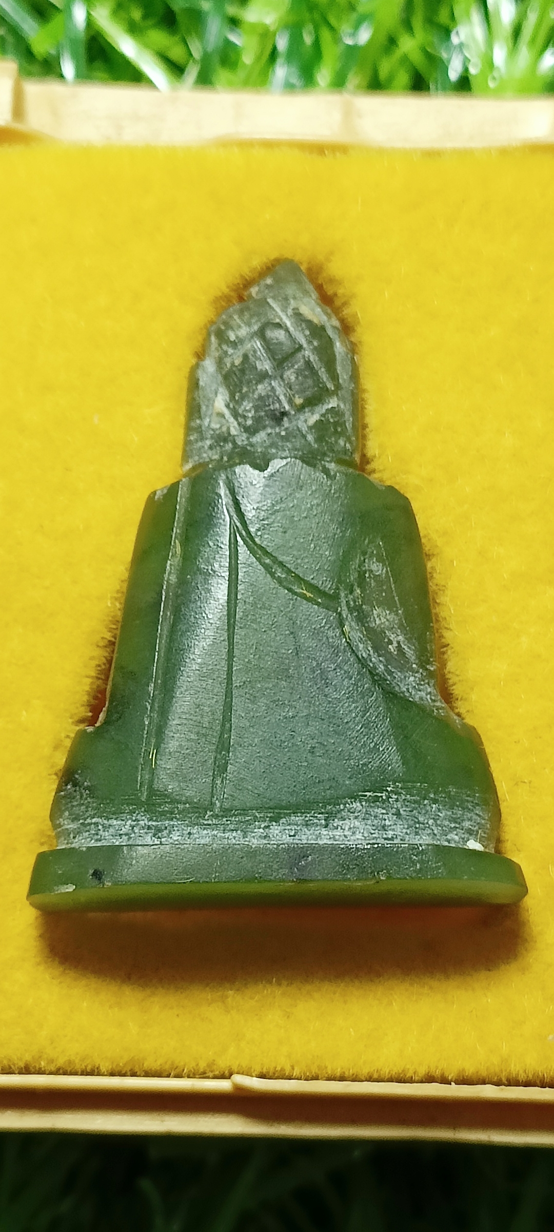 พระหินหยกแกะ พิมพ์พระพุทธ วัดธรรมมงคล สร้างโดยพระอาจารย์วิริยังค์ ปี 2536 ขนาด 2.2 ซม