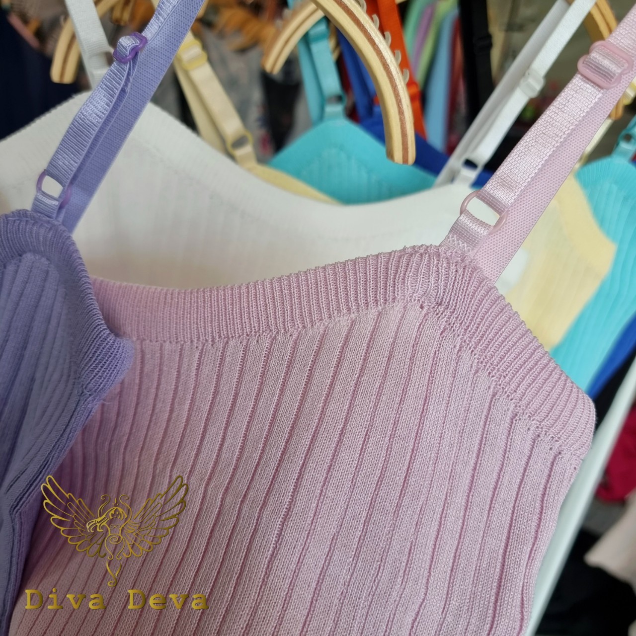 สายเดี่ยวผู้หญิง เสื้อตัวในสีพาสเทลปรับสายได้
