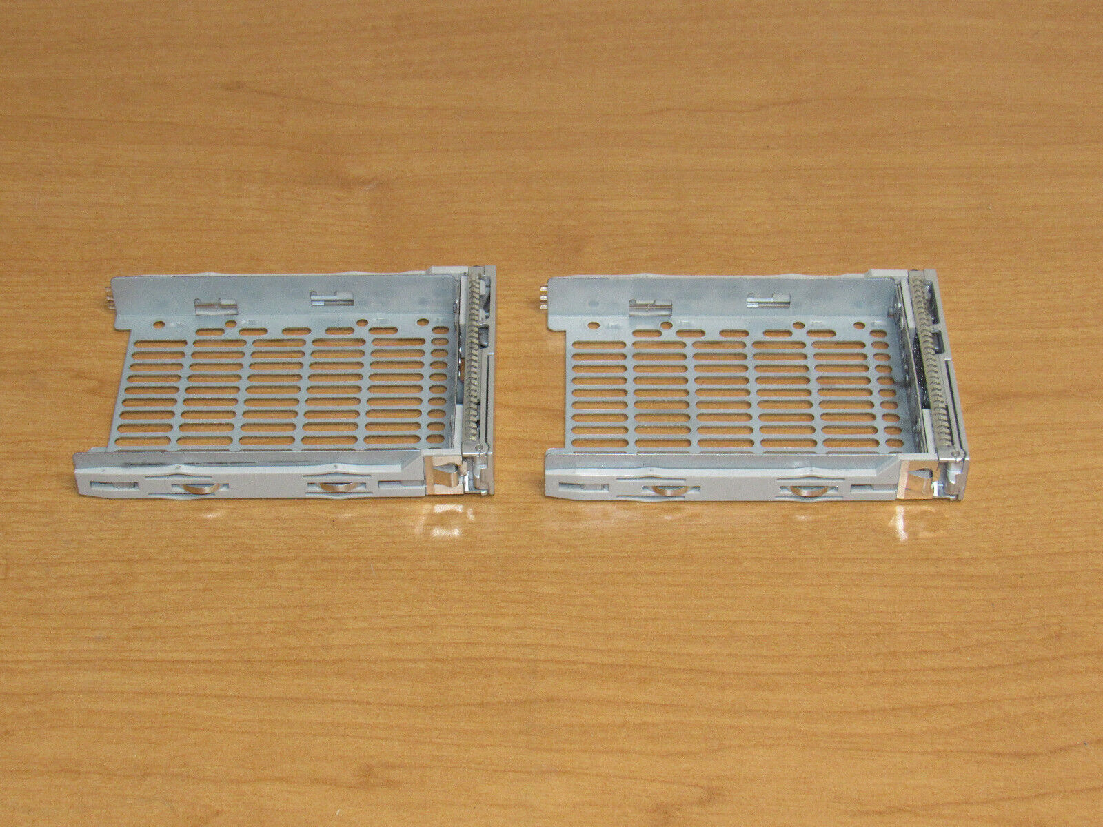 Sun Microsystems SunFire X4200 2.5" Hard Drive Caddies // 341-0586-02 / 541-3004-03 (Used) // สินค้ารับประกัน โดย บริษัท อะไหล่เซิร์ฟเวอร์ จำกัด