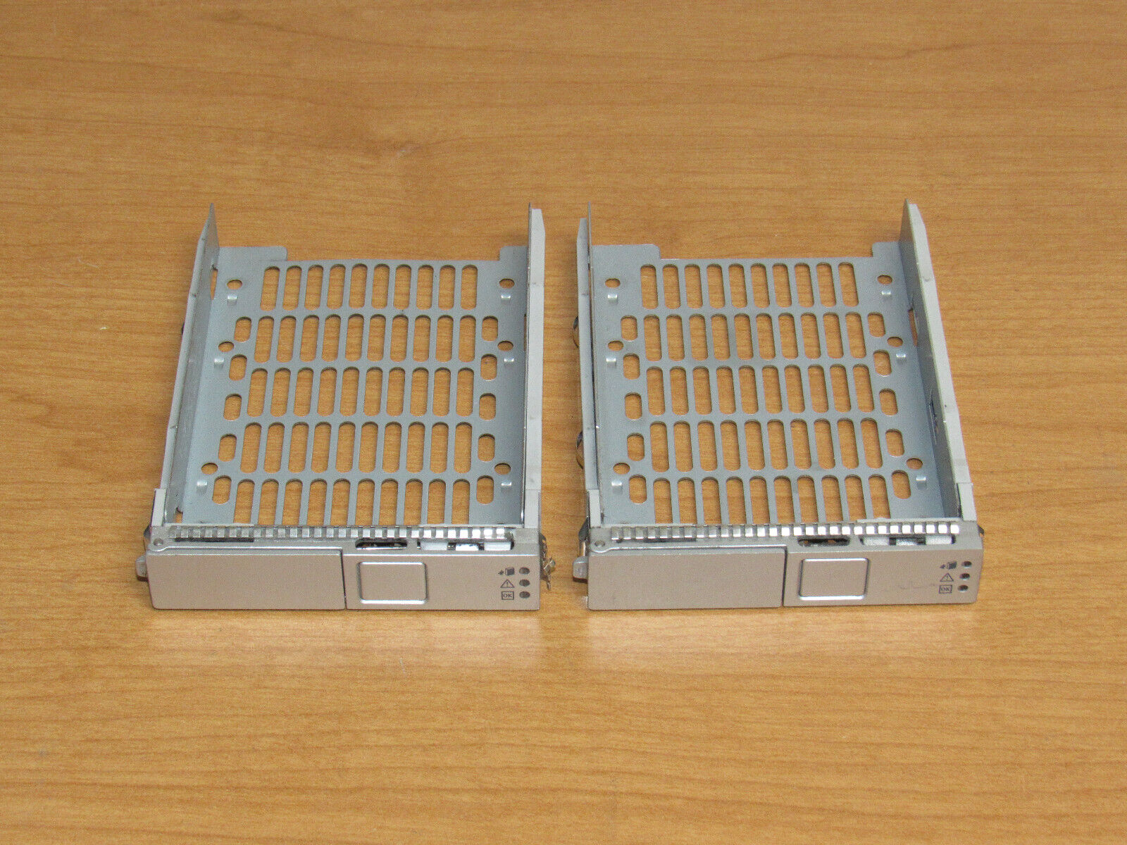 Sun Microsystems SunFire X4200 2.5" Hard Drive Caddies // 341-0586-02 / 541-3004-03 (Used) // สินค้ารับประกัน โดย บริษัท อะไหล่เซิร์ฟเวอร์ จำกัด