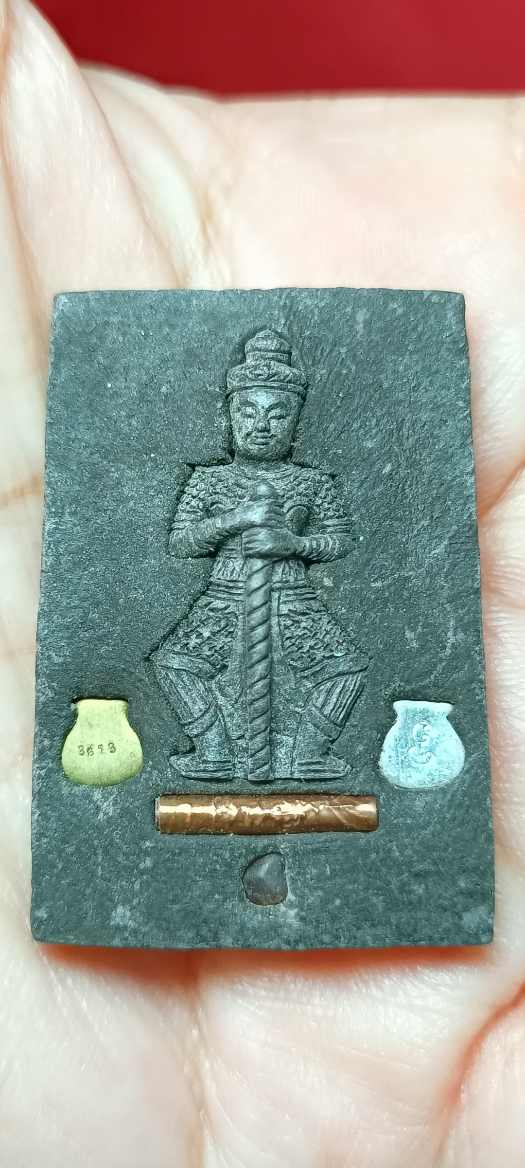 หลวงปู่ทวดด้านหลังท้าวเวสสุวรรณ รุ่น "รวยรับทรัพย์" พ่อท่านซุ่น วัดบ้านลานควาย ปัตตานี ปี2557