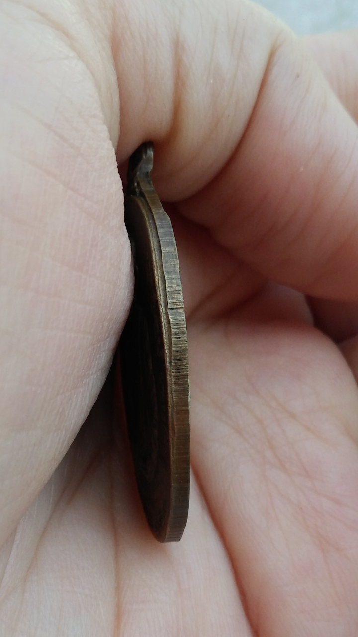 เหรียญหลวงพ่อเกษม เขมโก จ.ลำปาง หลังภปร ปี2523 รุ่นพิเศษ