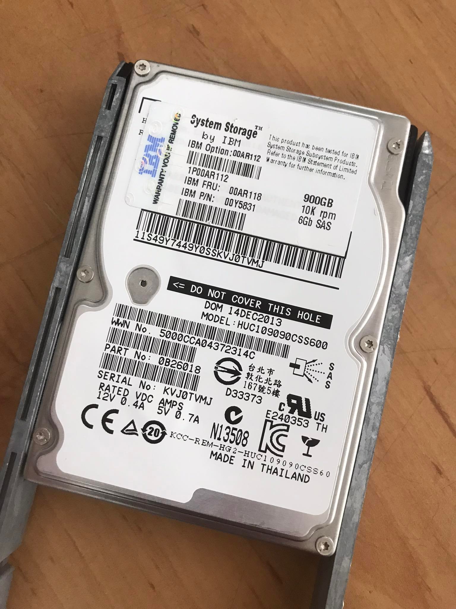 IBM 900GB 10K 6G SAS 2.5" Hard Drive // 00AR118 / 00Y5831 / 00AR112 / HUC109090CSS600 (Used) // สินค้ารับประกัน โดย บริษัท อะไหล่เซิร์ฟเวอร์ จำกัด