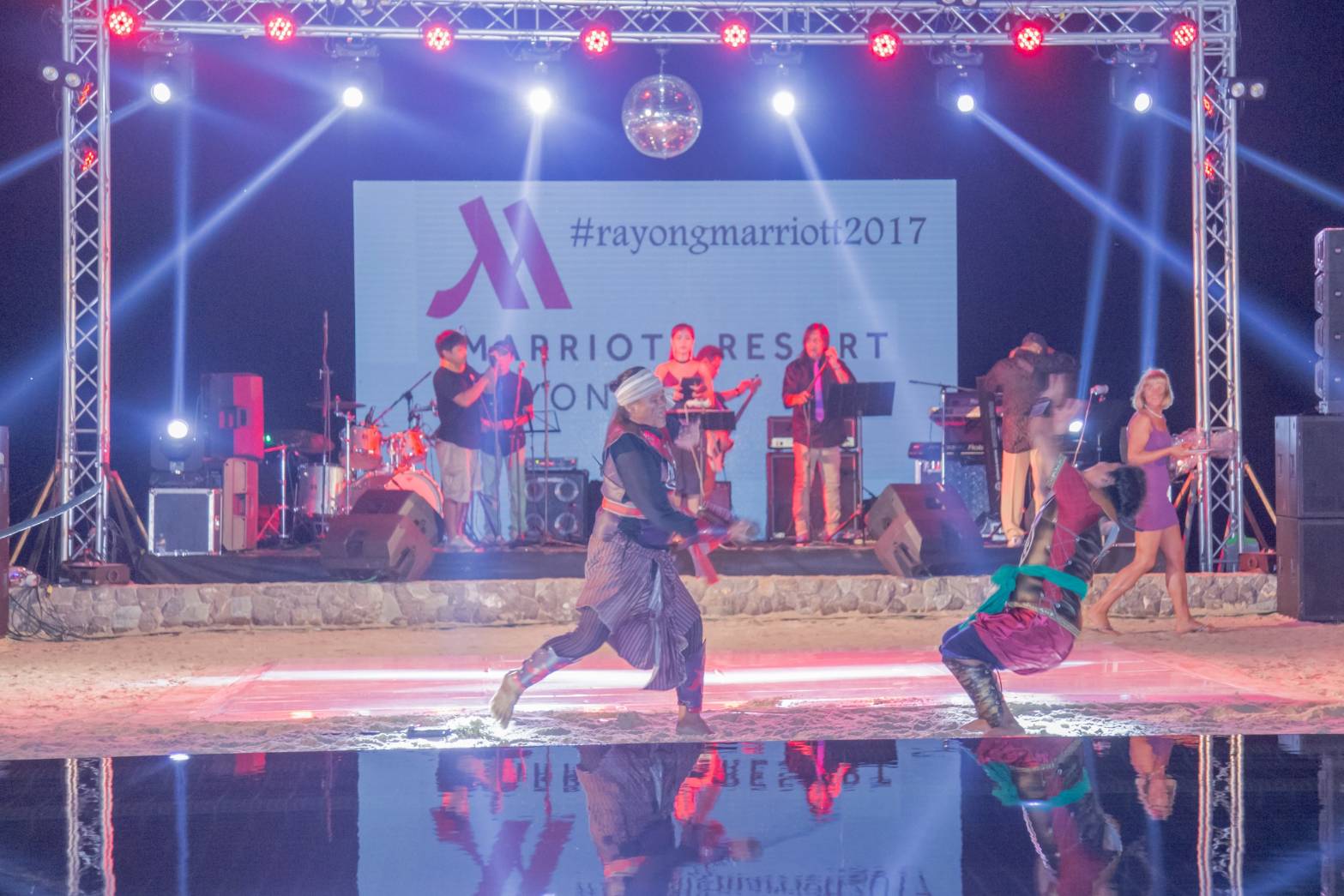 รำไทยไทย Thai Dance