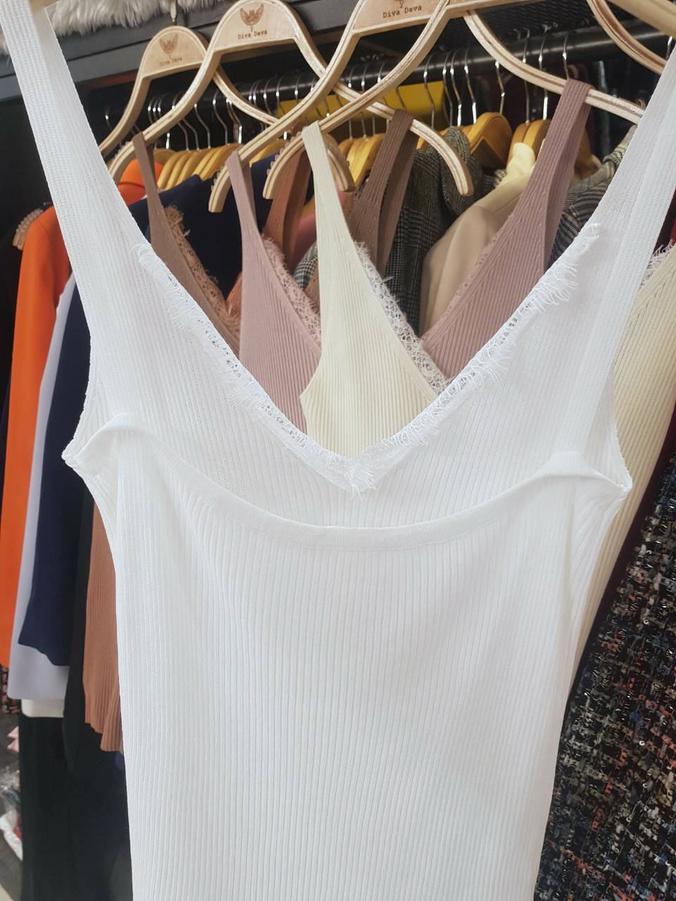 เสื้อตัวในไหมพรมใส่กับสูทผู้หญิง Cami no.4735-2