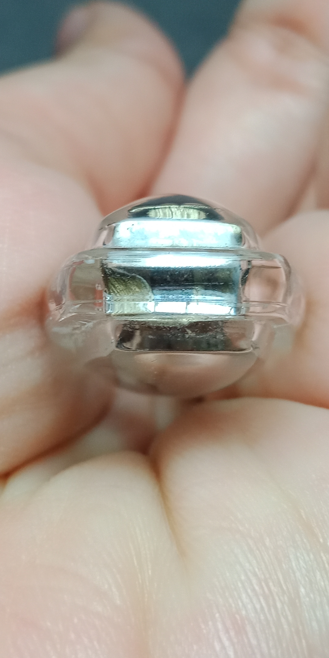 โชว์ Only รูปหล่อหลวงปู่หมุน ฐิตสีโล รุ่นยิ้มรับทรัพย์ ปลุกเสกไตรมาส ปี2555 ใต้ฐานอุดผงยา มีโค๊ดตอก กว้าง1สูง3ซม. หลวงปู่หมุน วัดบ้านจาน "รุ่นยิ้มรับทรัพย์"