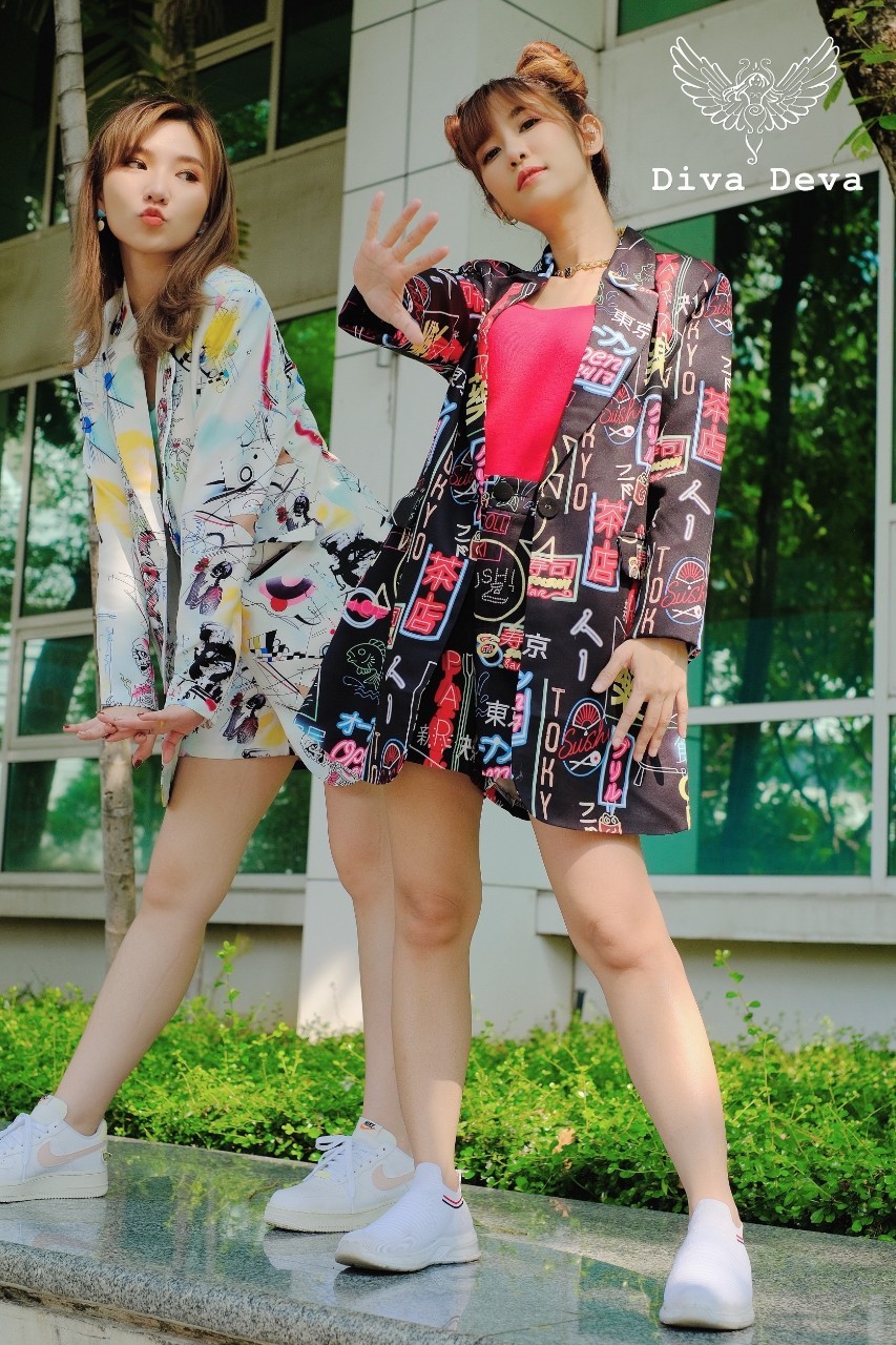ชุดสูทผู้หญิงขาสั้น สีขาว/สีดำ No.2201