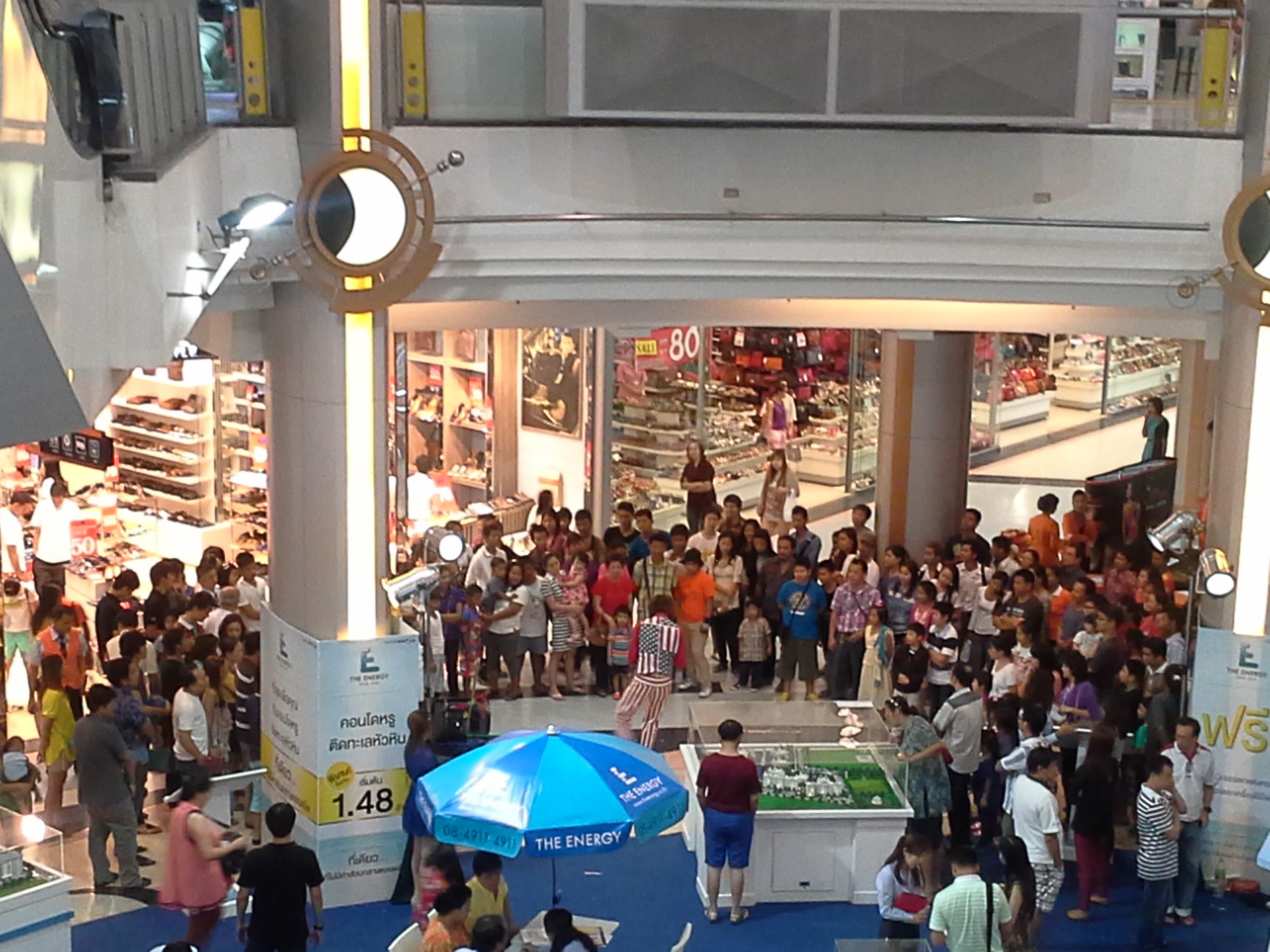 จักกลิ้ง Juggling Show