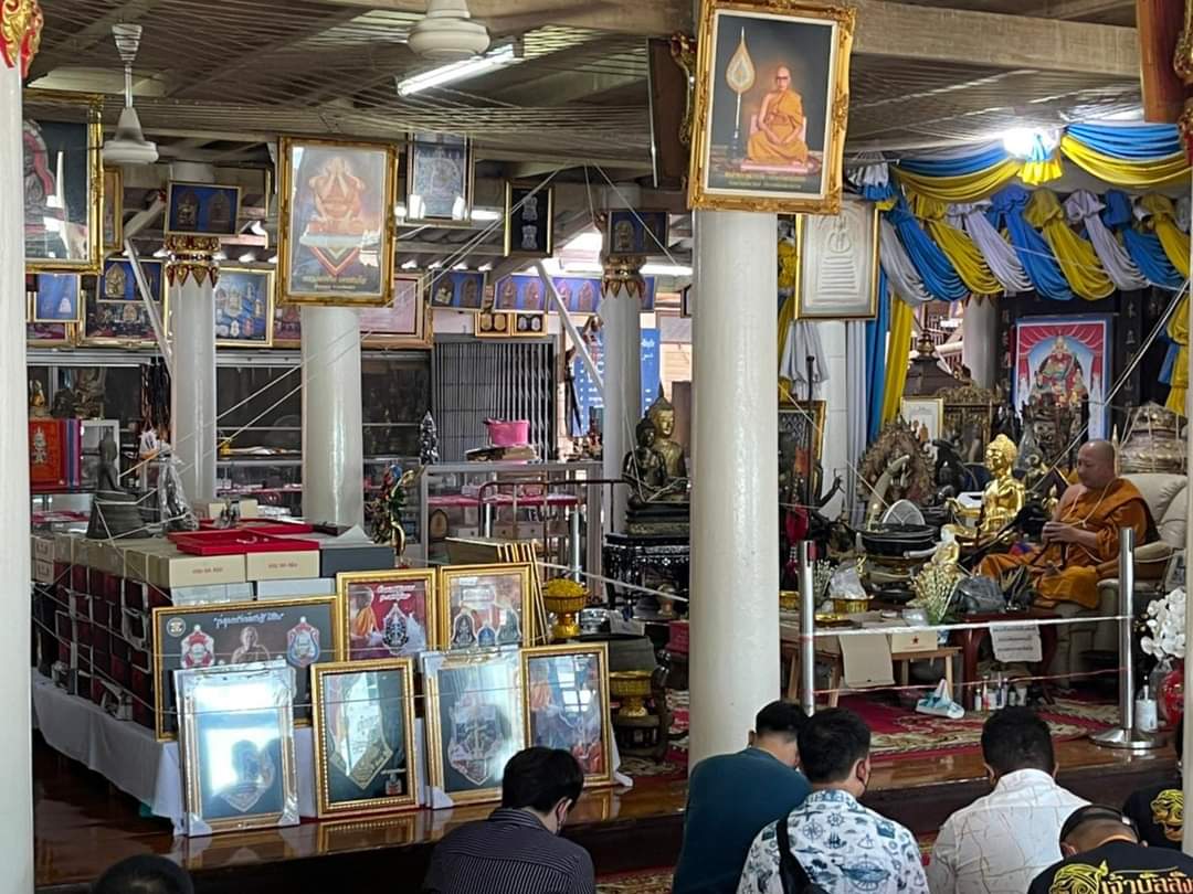 เหรียญสร้างอุโบสถ ท้าวเวสสุวรรณ หลวงพ่อช่วย วัดราษฎร์สามัคคี จ.ลพบุรี เนื้อเงินลงยาม่วง หมายเลข ๙๗