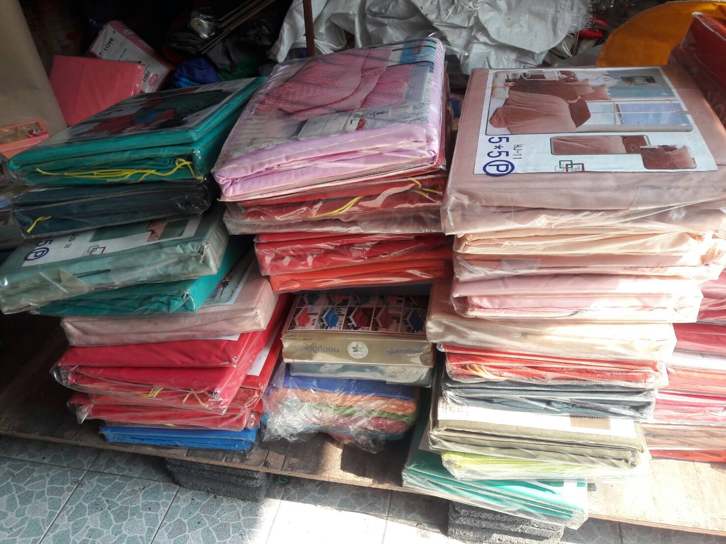 ผ้าปูที่นอน ครบชุด (ไม่มีผ้านวม) 5 ฟุต สีพื้น สีเหมือนกันทั้งชุด