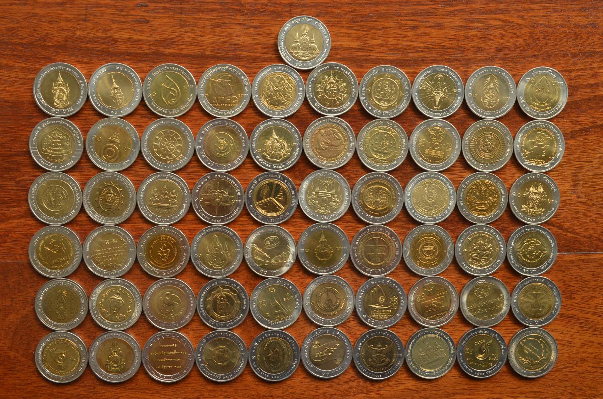 เหรียญ 10 บาท (สองสี) ครบชุด 61 เหรียญ สภาพUNC