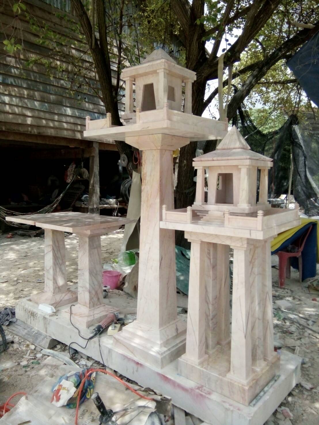 ศาลพระภูมิหินอ่อนโมเดิร์น