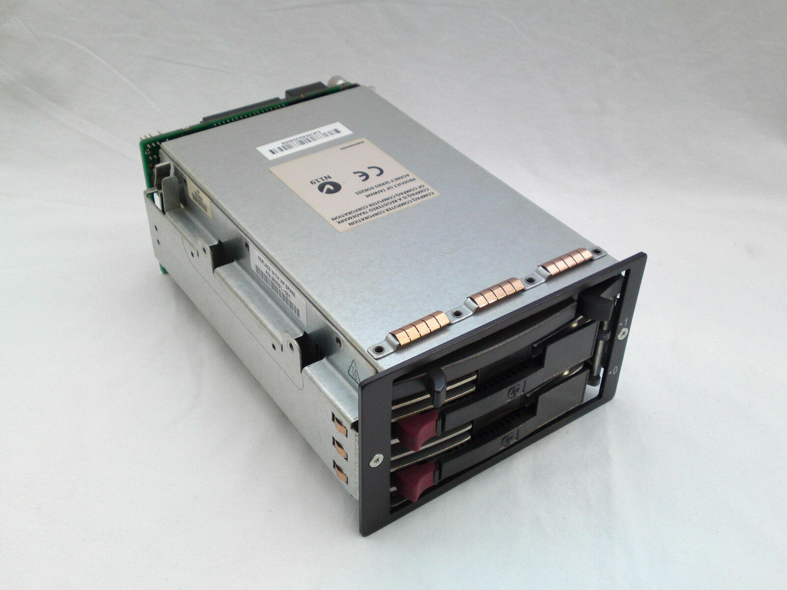 HP Compaq 2 Bay Hot-Plug SCSI Drive Cage // 253761-001 (Used) // สินค้ารับประกัน โดย บริษัท อะไหล่เซิร์ฟเวอร์ จำกัด