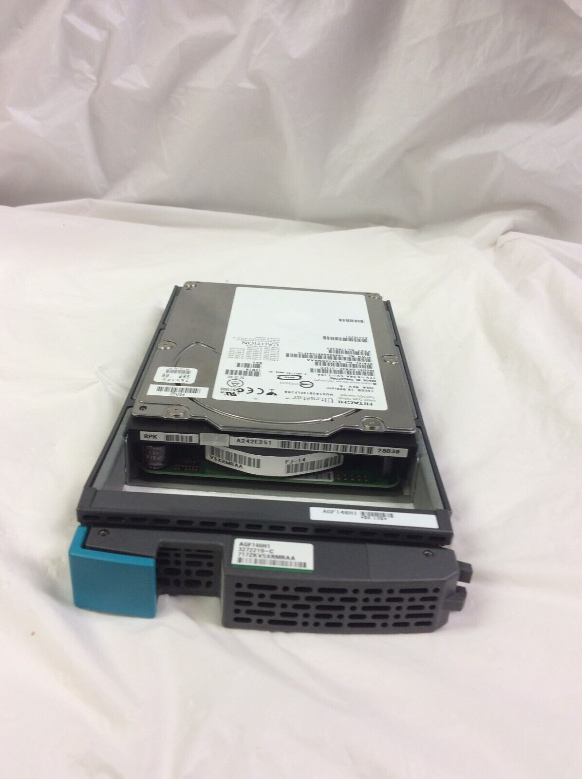 Hitachi UltraStar 10K300 DKR2F-J14FC 146GB 10K RPM 3.5'' 17R6363 HUS103014FLF2R0 Hard Drive FC TRAY R2F-J146FC (Used) // สินค้ารับประกัน โดย บริษัท อะไหล่เซิร์ฟเวอร์ จำกัด