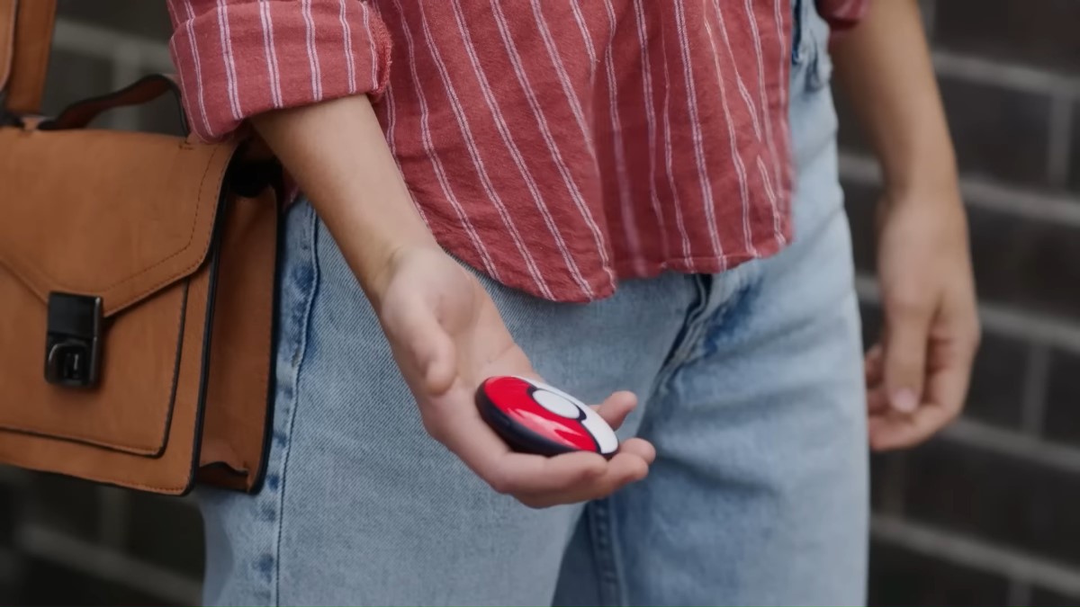 Pokémon GO Plus + | ใช้ชีวิตแบบเทรนเนอร์ตัวจริงง่ายๆ จับโปเกมอนแบบชิลๆ