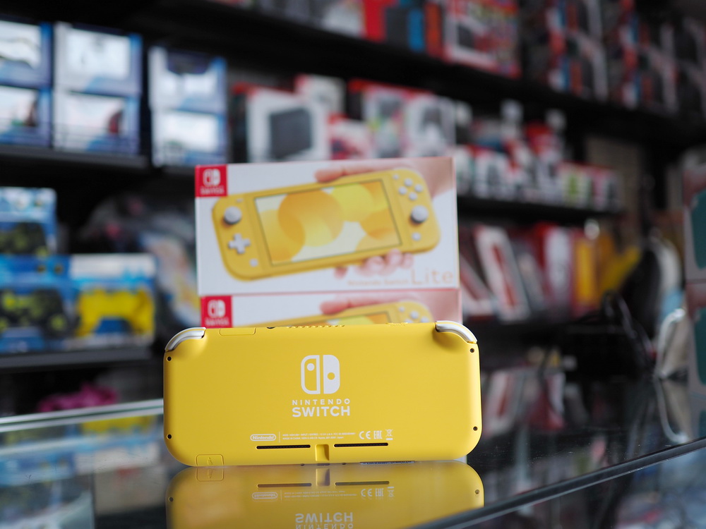 Nintendo Switch Lite Yellow (Maxsoft Asia)