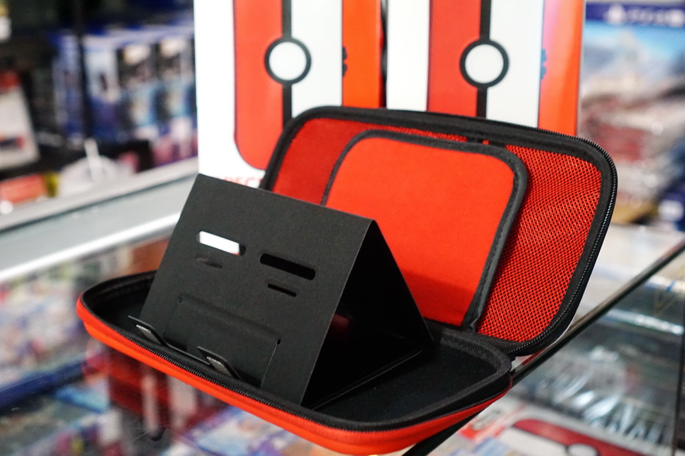 Nintendo Switch Case Hard Pouch (Pokeball)