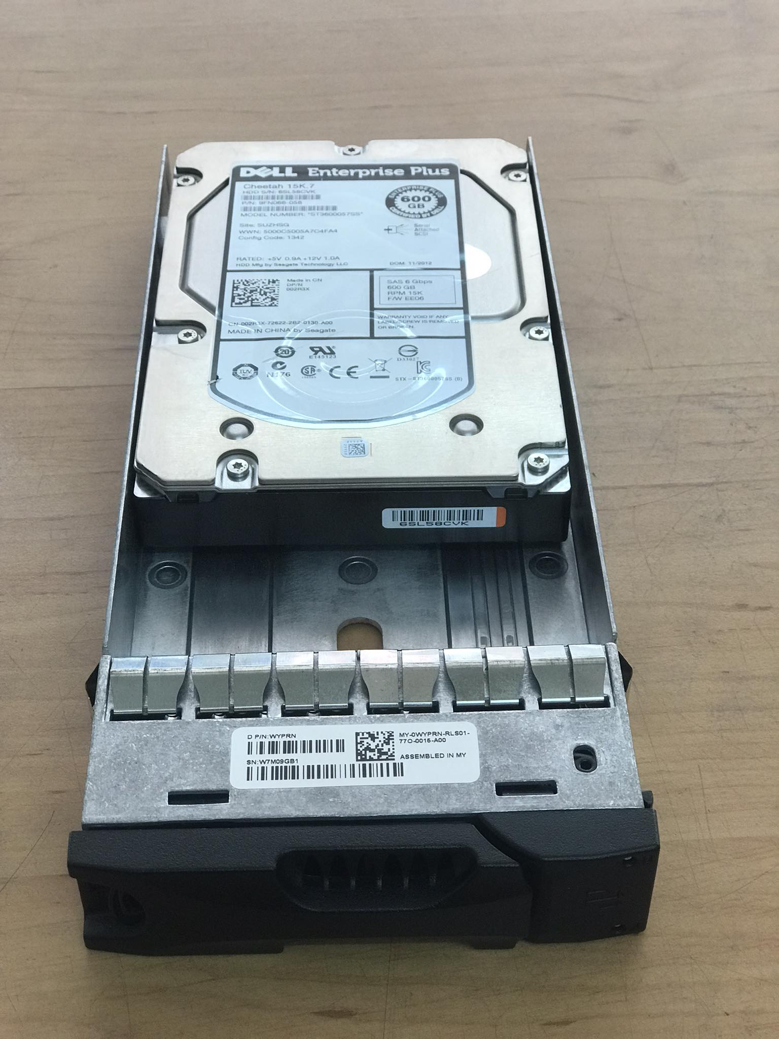 Dell Equallogic 600GB 15K 6G SAS 3.5'' Hard disk , 002R3X, ST3600057SS, 9FN066-058, Tray WYPRN (Used) // สินค้ารับประกัน โดย บริษัท อะไหล่เซิร์ฟเวอร์ จำกัด