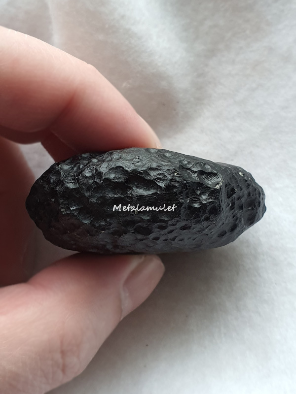 สะเก็ดดาว Tektite จำนวน 2ชิ้น ราคา 750บาท