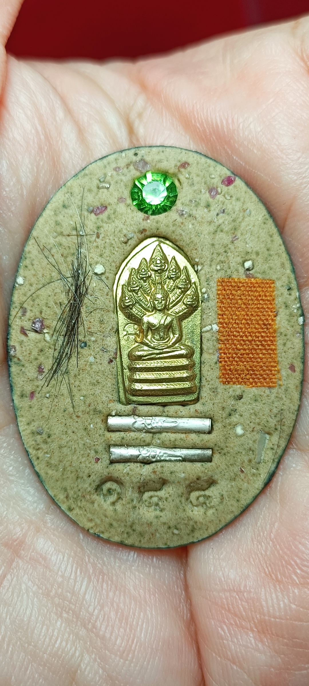 ล็อกเก็ตรุ่นเจริญพร หลวงปู่เกลี้ยง วัดเนินสุทธาวาส ชลบุรี ปี2557