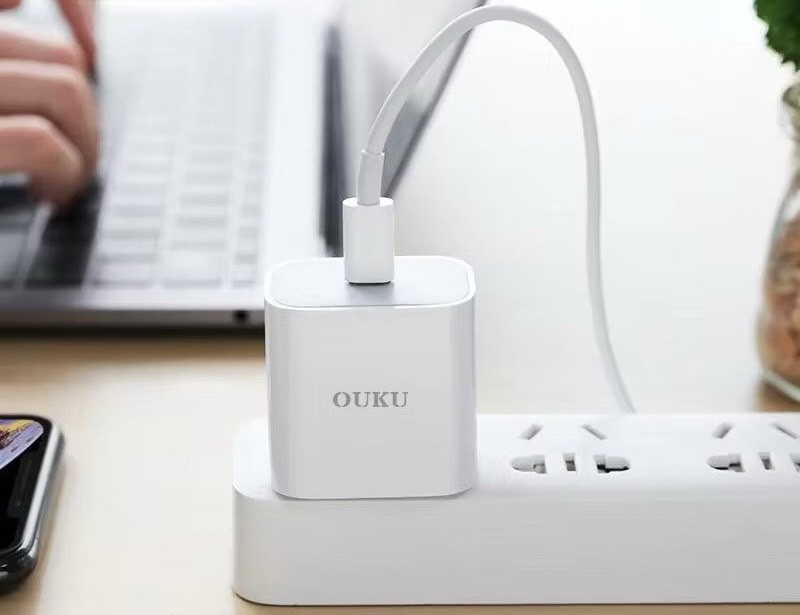 Q15 22.5W PD FAST CHARGER