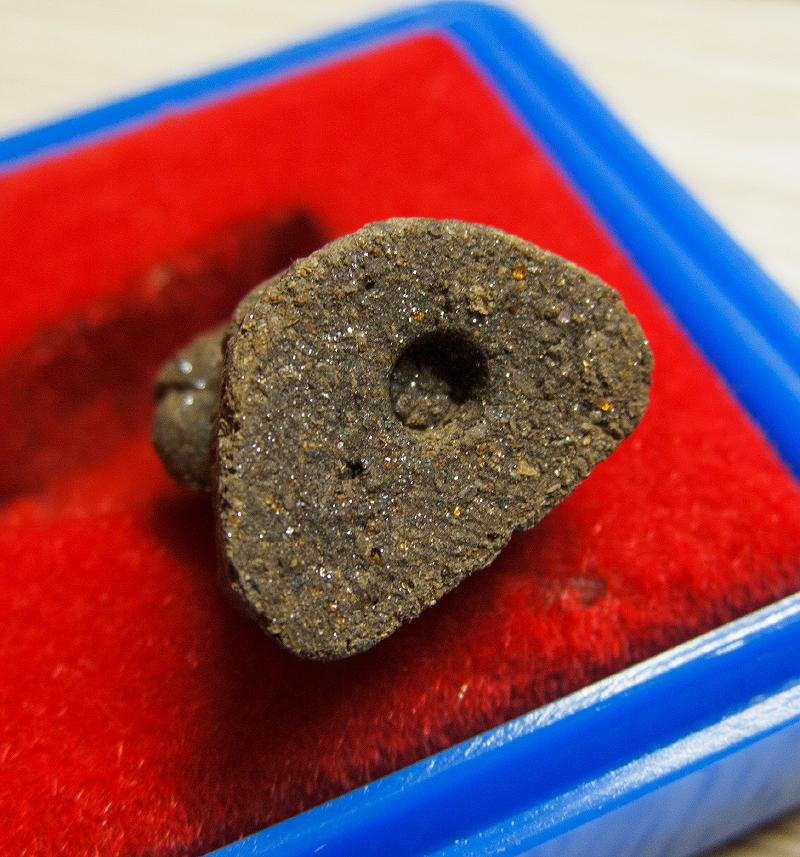 ฤาษีลอยองค์เนื้อว่าน 108 ผสมผง ทองคำขาว