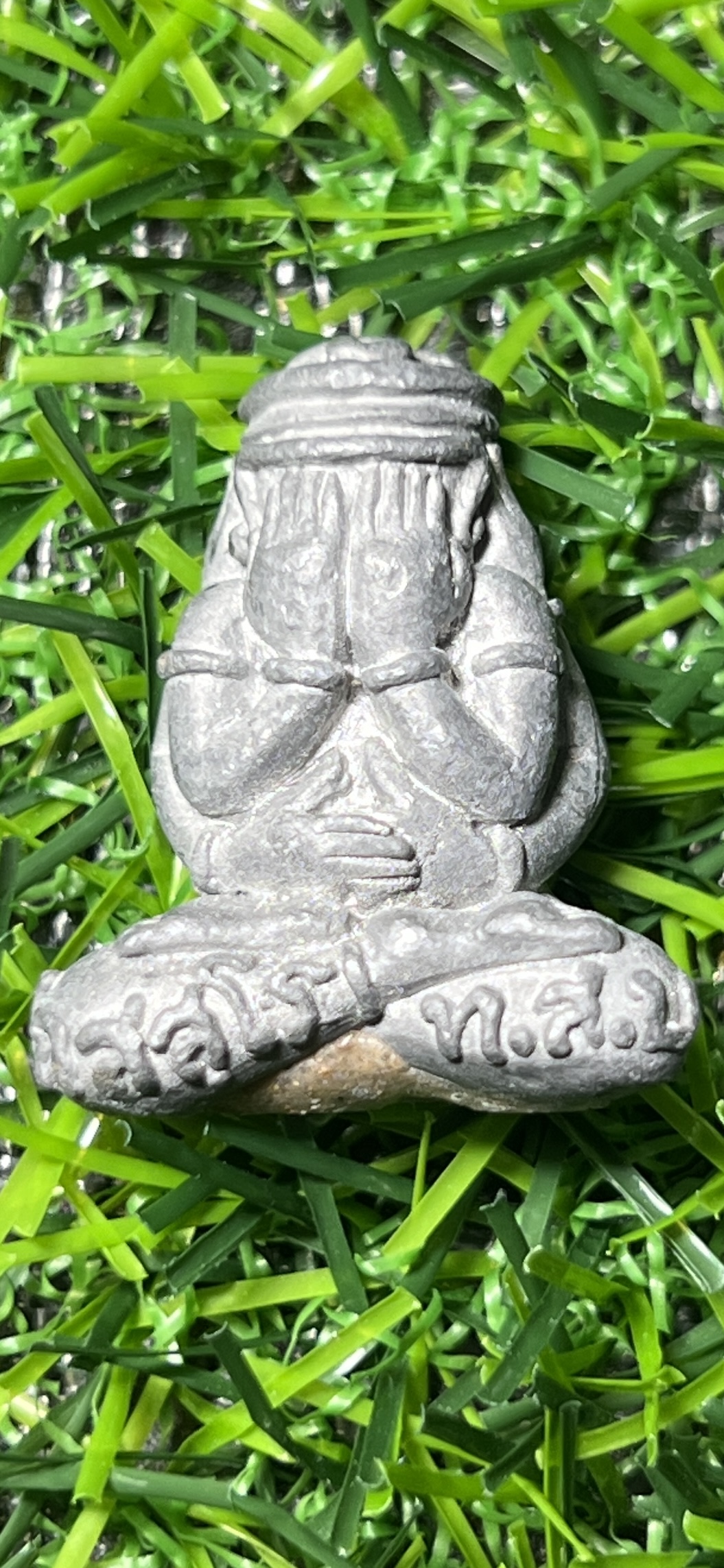 พระปิดตามหาอุด เนื้อโลหะทองผสมชนวนอาถรรพ์ศักดิ์สิทธิ์ ตอกโค๊ต "ต" ใต้ฐานอุดผงอาถรรพ์ฝังพลอยโลหิต พระอาจารย์ต้อม วัดท่าสะแบง จังหวัดร้อยเอ็ด ปี ๒๕๕๖