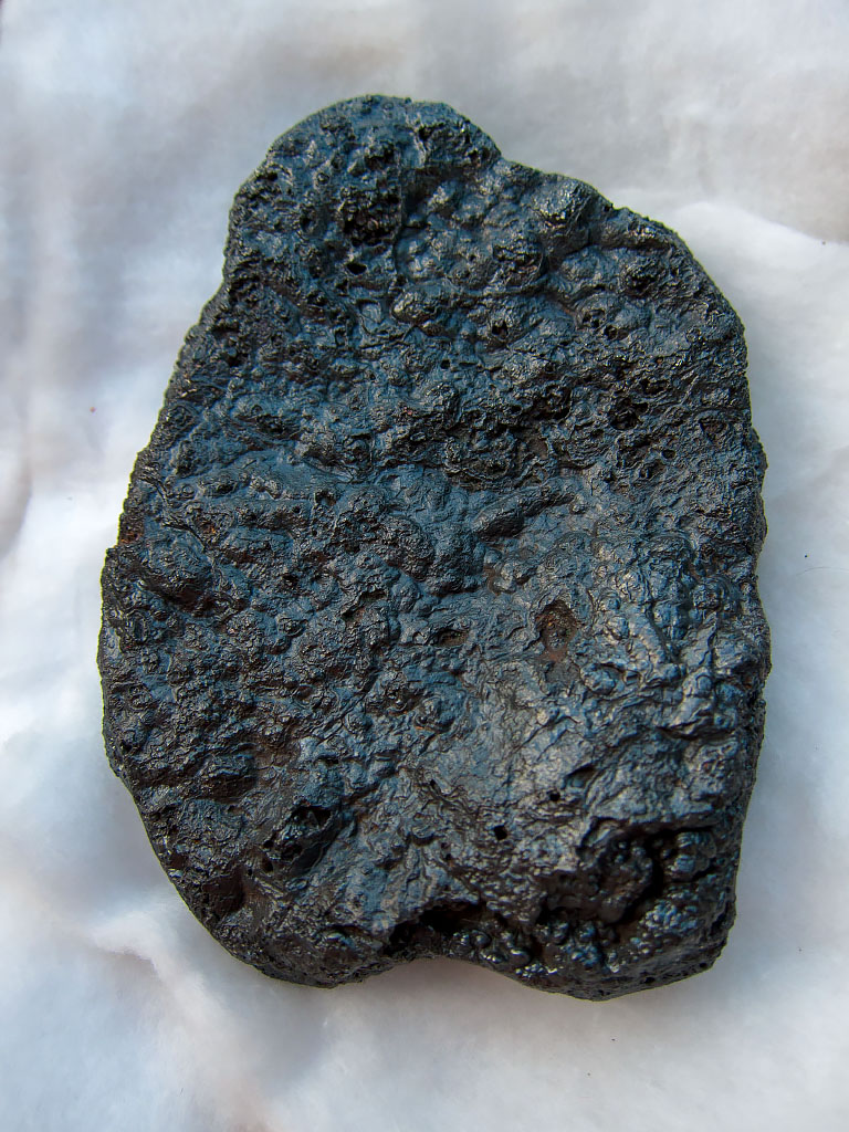 เหล็กไหลเกาะล้าน ( แร่เกาะล้าน )