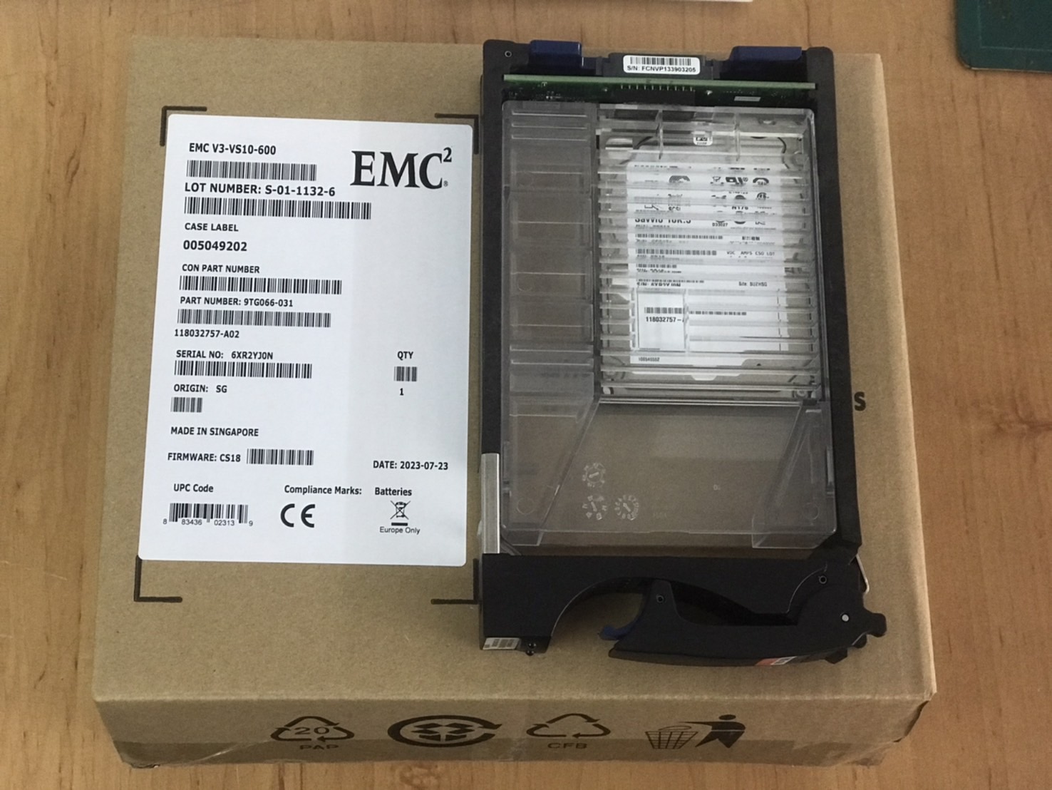New EMC 600GB 10K 64MB FC 3.5'' Inch Hard Drive Strorage (New in Box) // 118032757-A02, Tray 005049202, ST9600205SS, 9TG066-031 // สินค้ารับประกัน โดย บริษัท อะไหล่เซิร์ฟเวอร์ จำกัด
