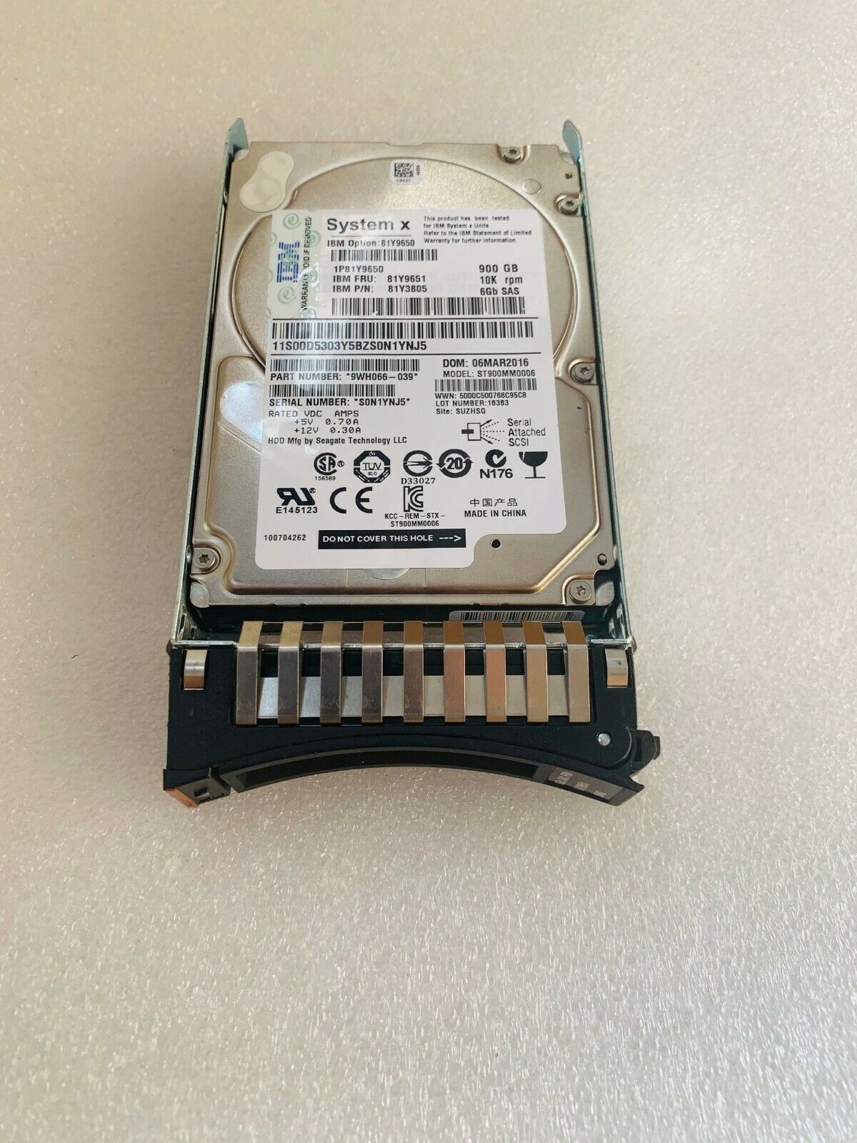 Lenovo 900GB 10K 6G SAS 2.5" Server HDD Hard Drive // 81Y9651 / 81Y3805/ 81Y9650 / HUC101890CSS200 (Used) // สินค้ารับประกัน โดย บริษัท อะไหล่เซิร์ฟเวอร์ จำกัด