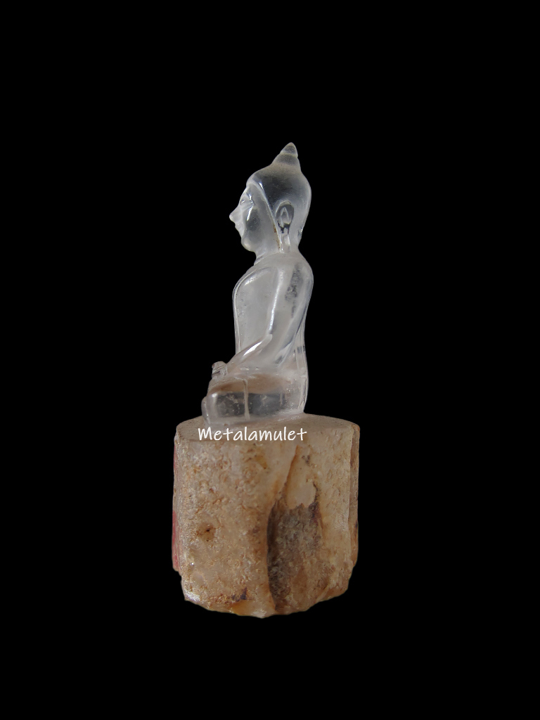 พระแก้วแกะสลัก