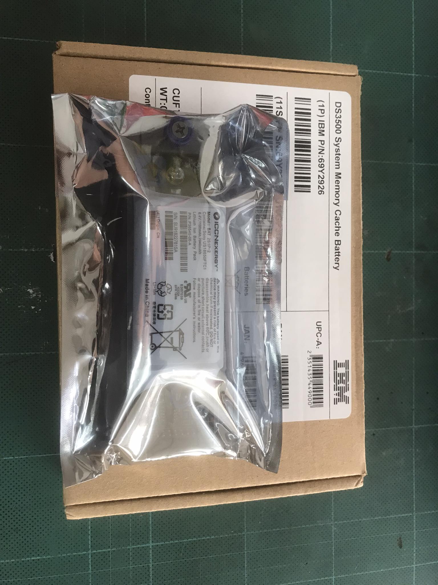 System Storage Battery For IBM DS3500 DS3512 DS3524 DS3700 // 69Y2926 / 69Y2927 / P36540-06-A (New In Box) // สินค้ารับประกัน โดย บริษัท อะไหล่เซิร์ฟเวอร์ จำกัด