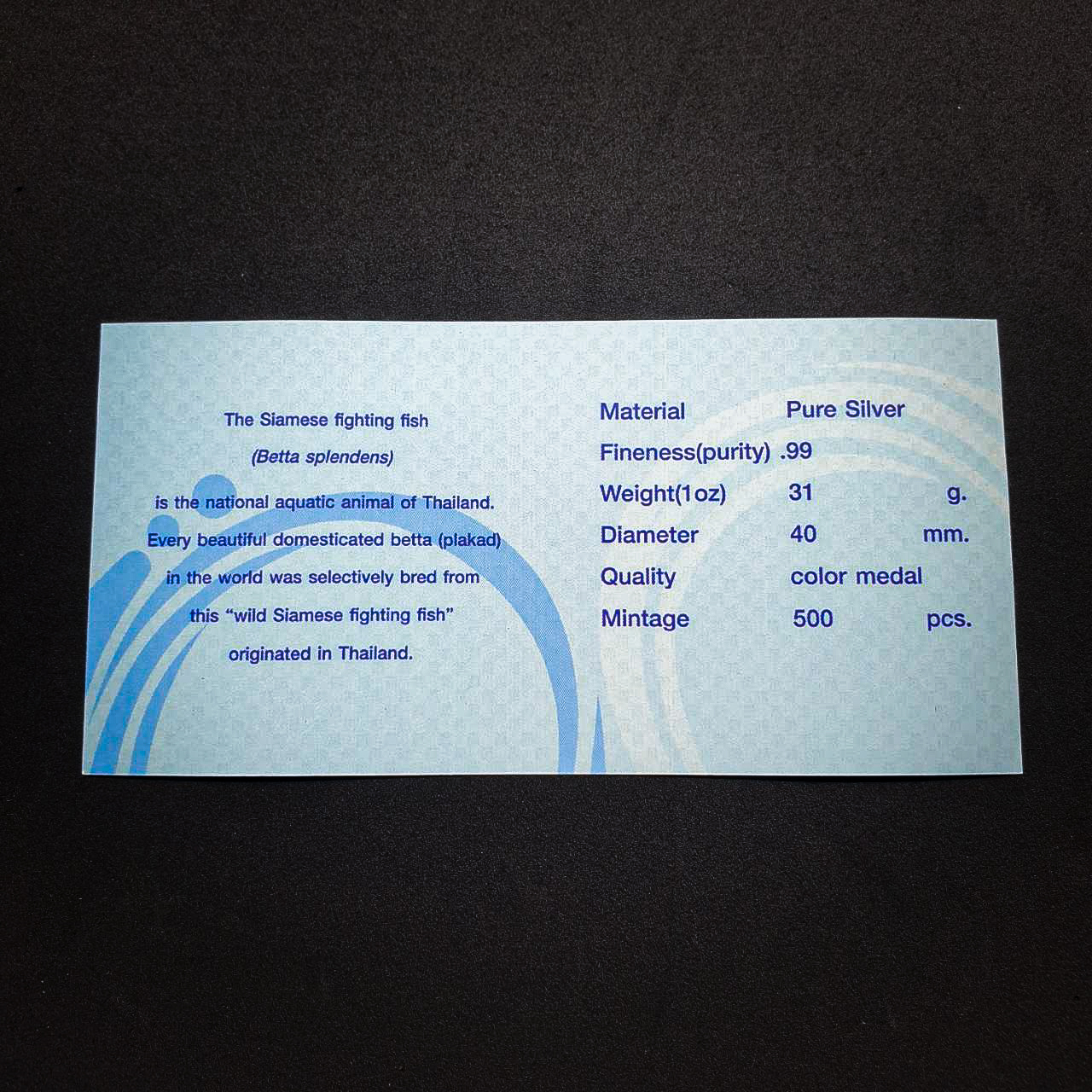 เหรียญปลากัดไทย 2 (เงินขัดเงาลงสี) โดยชมรมคนรักษ์เหรียญ (ตัวที่ 2)