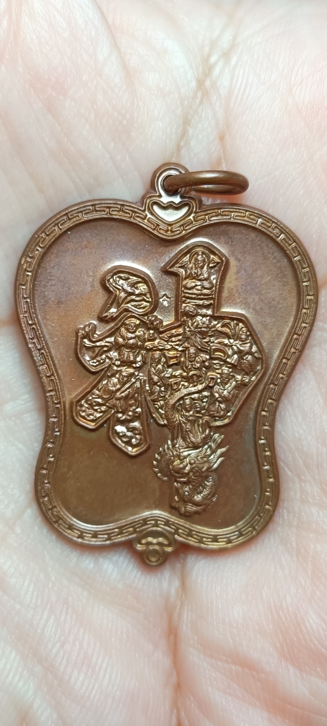 เหรียญพัดจีน หลวงพ่ออิฎฐ์ วัดจุฬามณี รุ่นแปดเซียน เนื้อทองแดง ปี 2545