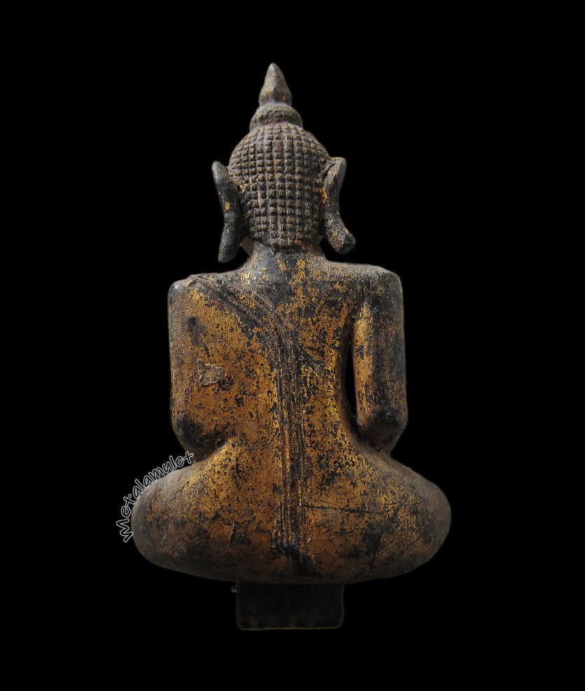 พระไม้แกะสลัก