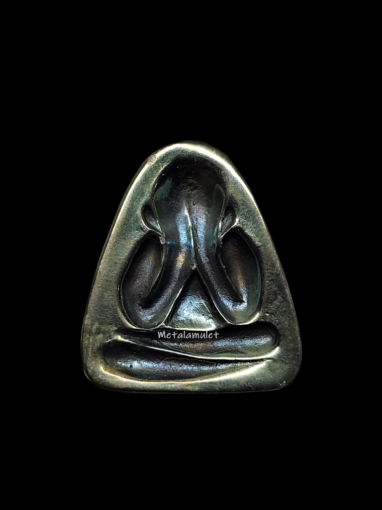 พระปิดตาเนื้อเมฆสิทธิ์